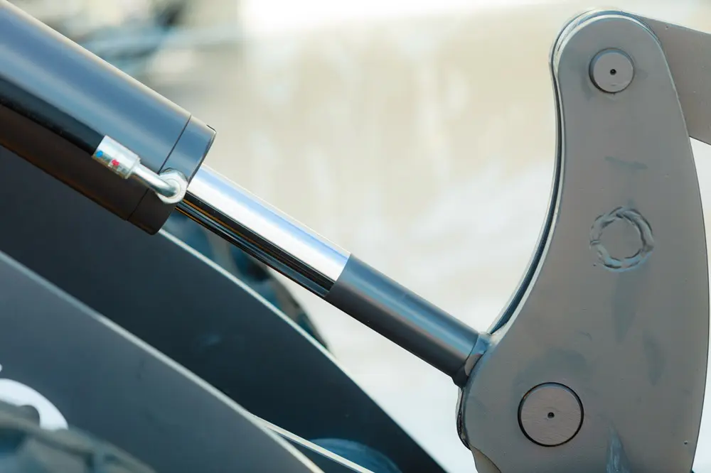 What's the difference between low-pressure and high-pressure hydraulic cylinders?